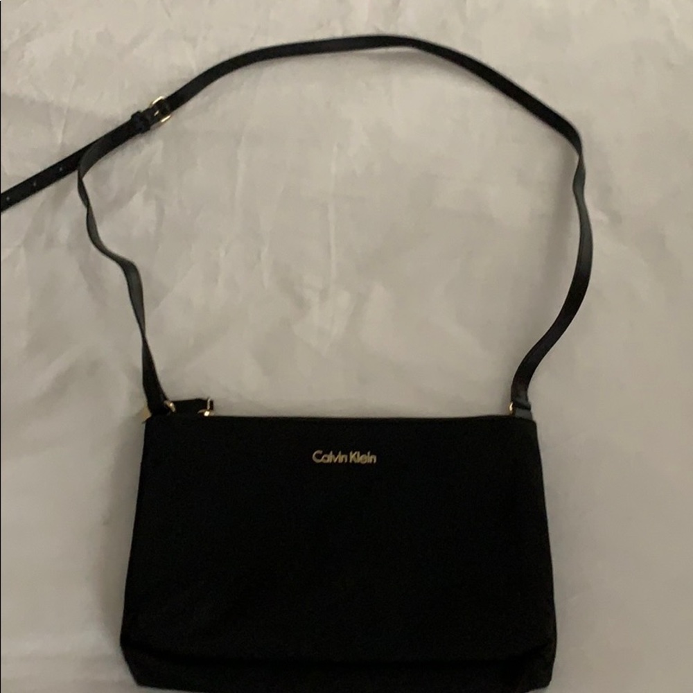 Cross shoulder bag from Calvin Klein.